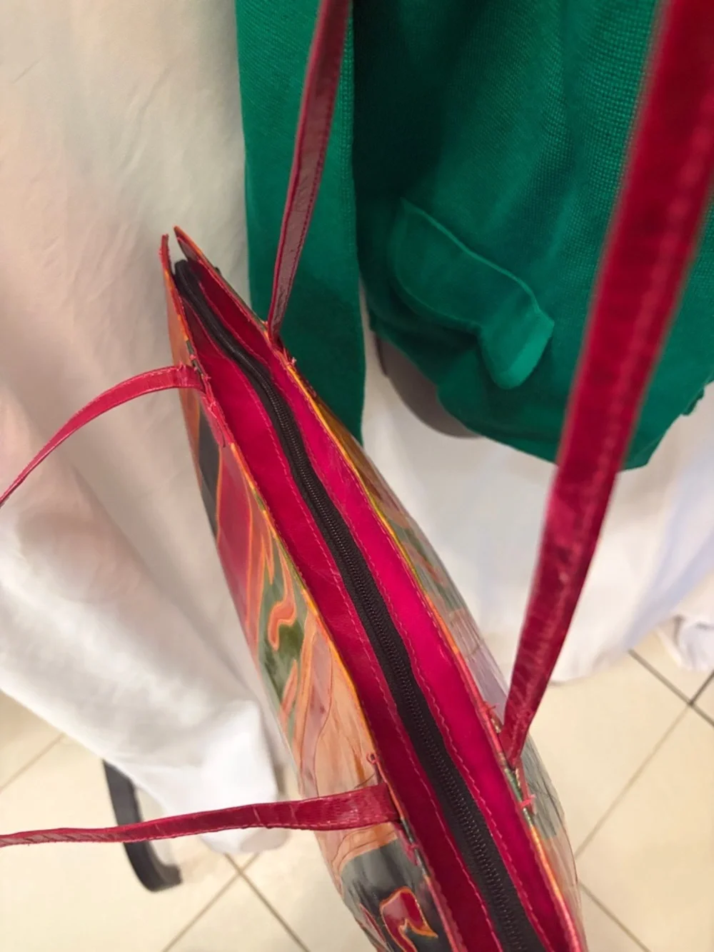 90s Hand tooled leather tote, inside zip pocket, abstract 12”x10”x4”, red/green